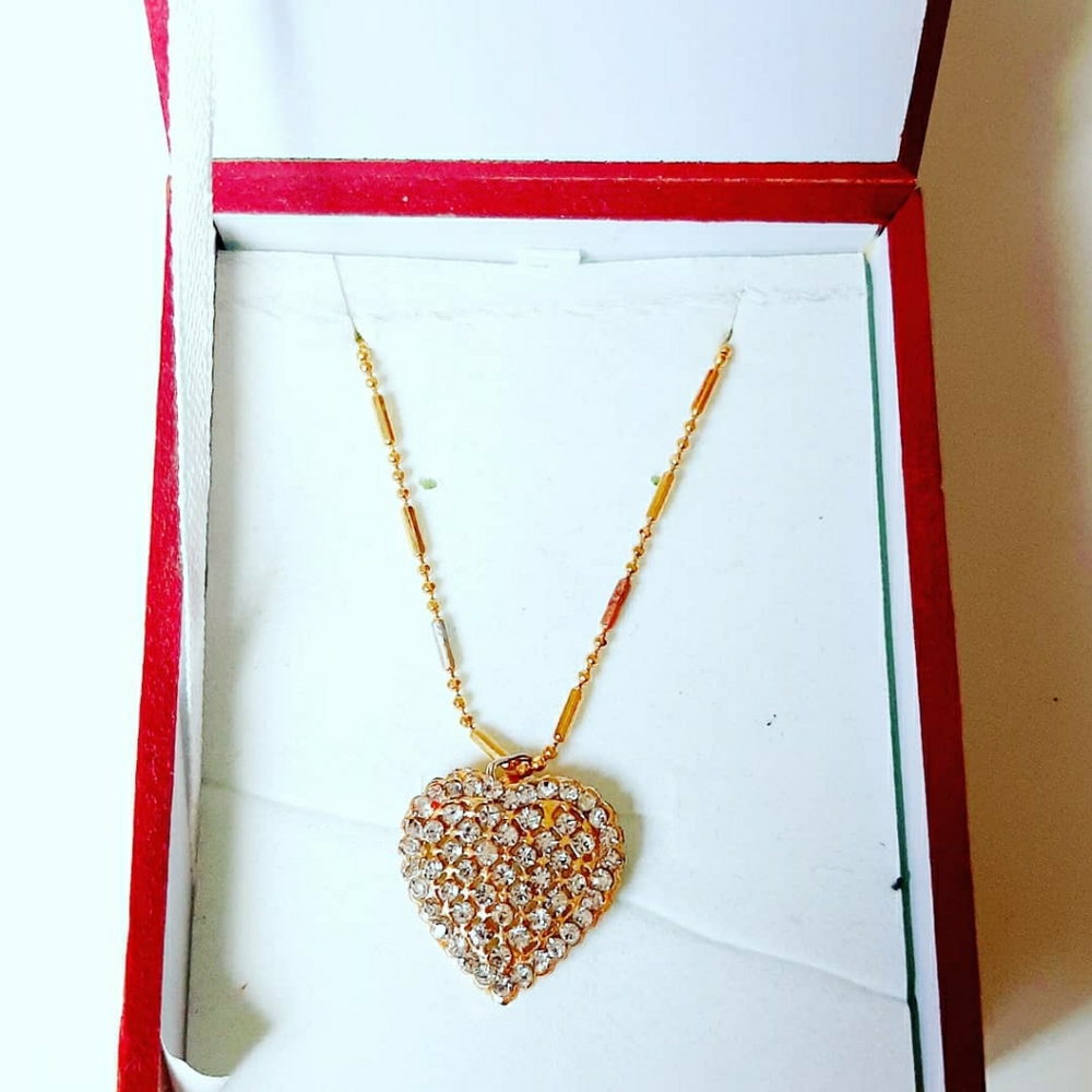 Gold chain necklace